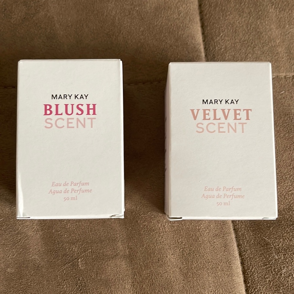 New Mary Kay perfume set.